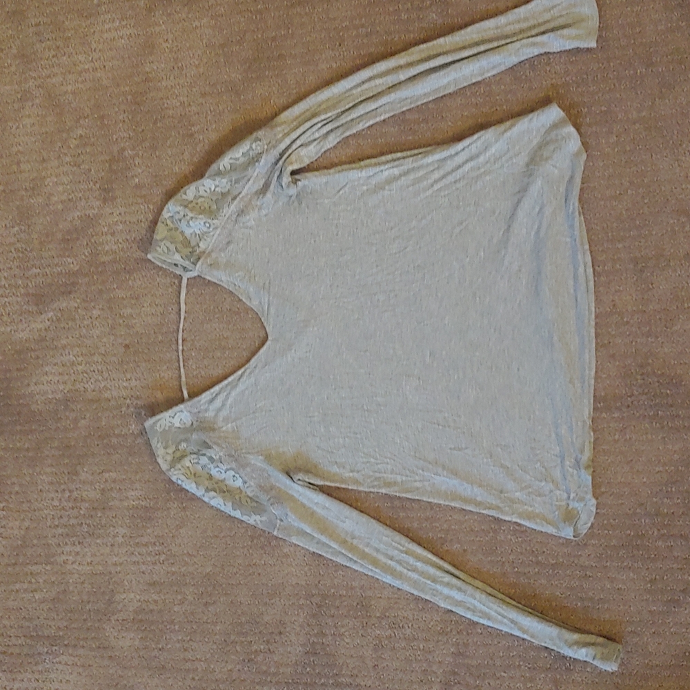 American Eagle Medium Gray shirt